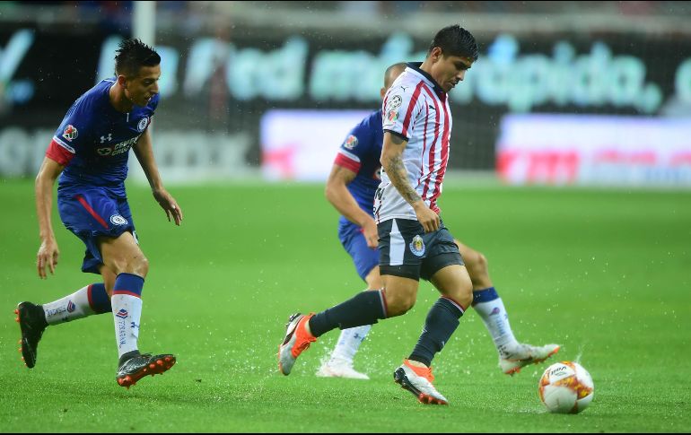 Debido a la lluvia y la superficie mojada, ninguno de los dos equipos pudo desarrollar su mejor juego. MEXSPORT/I. Ortiz
