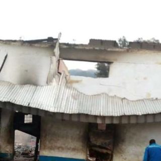 Separatistas atacan prisión y liberan a 163 presos en Camerún