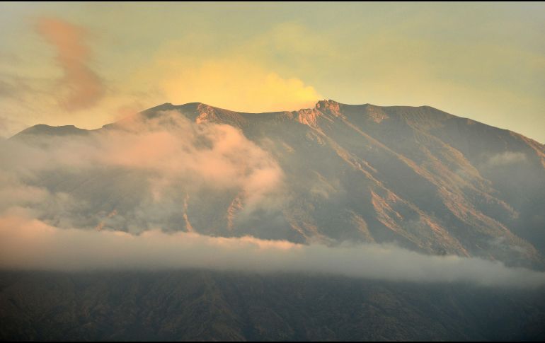 El volcán en activo Rinjani es una de las principales atracciones turísticas de la isla de Lombok. AFP/S. Tumbelaka