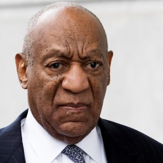 Cosby pelea su clasificación como depredador sexual violento