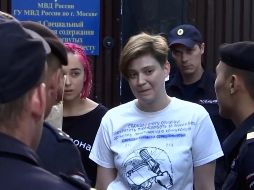 Los policías argumentan que el arresto se debe a una presunta violación a las normas de organización y celebración de mítines. TWITTER/@pussyrrriot