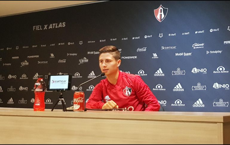 ''Todo se trabaja, desde la forma en cómo tirar los centros (…) nosotros seguimos trabajando con mentalidad positiva, tratando de revertir lo que estamos viviendo'', dijo el jugador a los medios. EL INFORMADOR / J. Robles