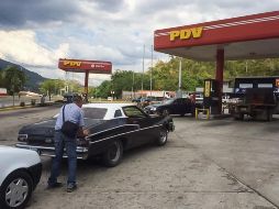 En Venezuela se vende la gasolina más barata del mundo. EFE / ARCHIVO