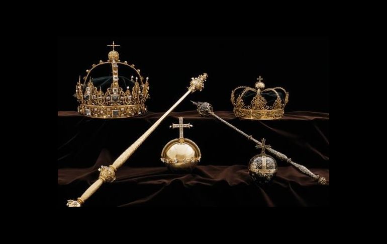 Las coronas forman parte del atuendo funerario del rey Carlos IX, muerto en 1611; y su mujer, la reina Cristina, que falleció 14 años más tarde. ESPECIAL