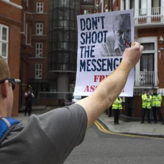 Assange recurre a Australia por temor a expulsión de embajada de Ecuador