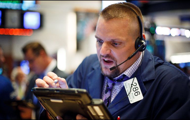 El Dow Jones restó 79.64 puntos, llegó hasta 25 mil 335.55 enteros. EFE / J. Lane