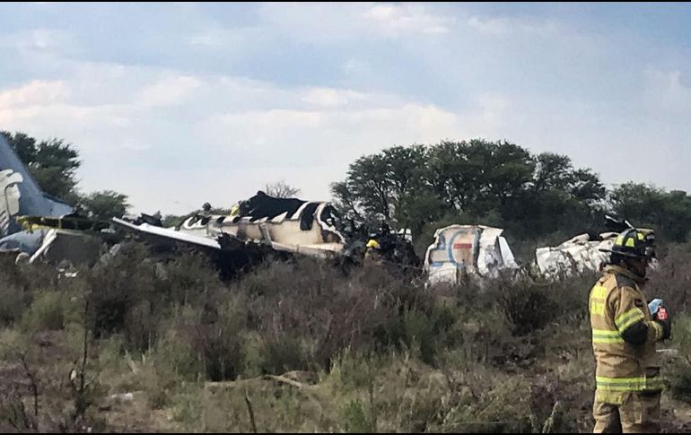 Las investigaciones para esclarecer los hechos que llevaron al desplome se realizarán en su momento bajo los protocolos establecidos en la aeronáutica. AFP / Protección Civil Dgo