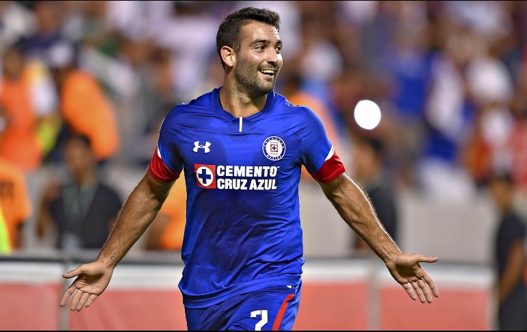 El atacante uruguayo Martín Cauteruccio lució con un doblete por sus goles al minuto tres y al 60. MEXSPORT / I. Ortiz