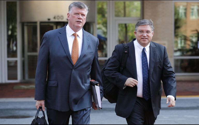 Lo abogados de Manafort arriban a la corte. De ser hallado culpable, Manafort podría ser condenado a 350 años. AFP/C. Somodevilla