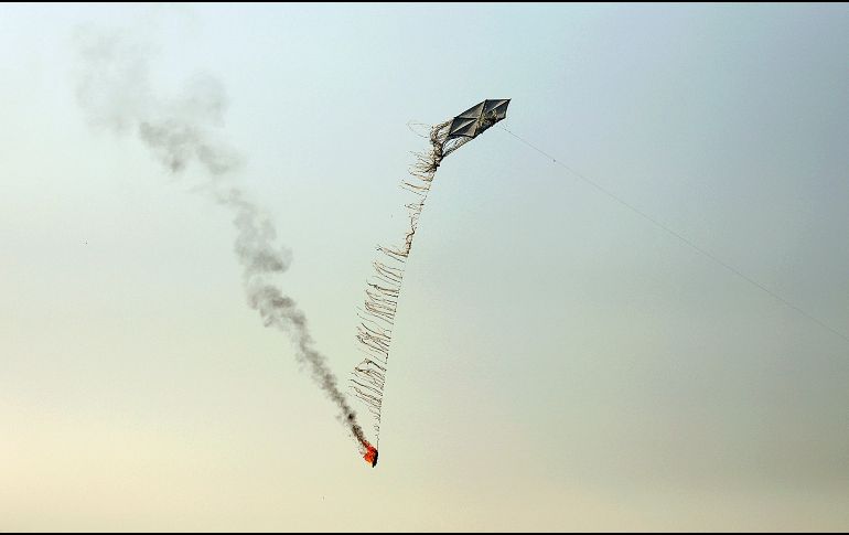 La nueva agresión consiste en enviar globos de helio o cometas con artefactos atados con combustible para provocar fuego en campos israelíes. EFE/ARCHIVO