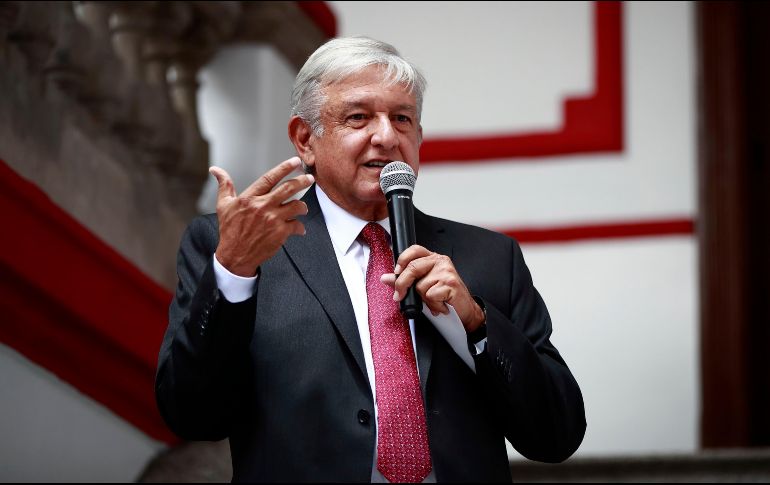 López Obrador asegura que su propuesta simplifica las relaciones entre los gobiernos estatales y el federal, además de aportar a la política de austeridad. EFE/J. Méndez