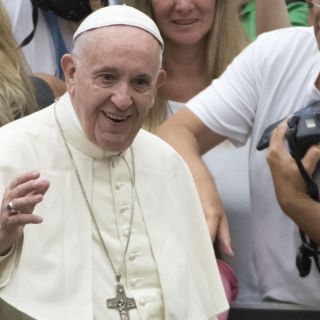 El Vaticano modifica el Catecismo; declara "inadmisible" la pena de muerte