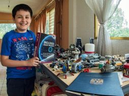 Carlos asegura que una de las dificultades que tuvo fue que lo dejaran hacer los exámenes de secundaria. TWITTER / @UNAM_MX