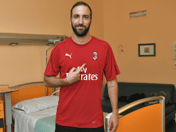 Este jueves, el delantero ya fue sometido a pruebas médicas y solo se requiere su firma para incorporarse de manera oficial al equipo. TWITTER / @acmilan