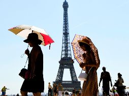Luego de día y medio, la Torre Eiffel de París reabrió este viernes sus accesos al público cerrados desde la tarde del miércoles por una huelga de su personal. AFP / A. Jocard