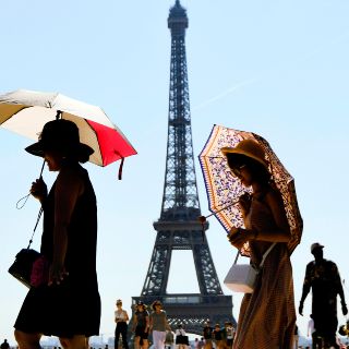 La Torre Eiffel reabre tras huelga de personal