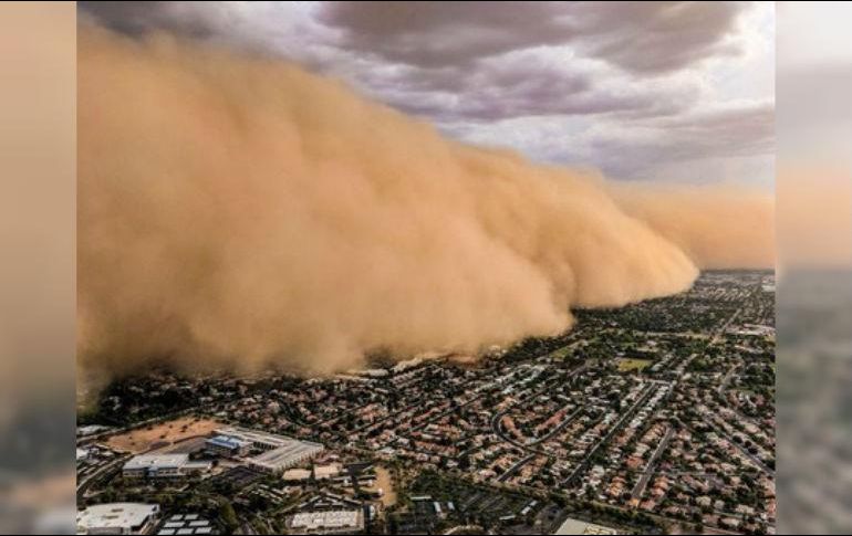 Las autoridades gubernamentales solicitaron a la población no salir a la calle y evitar conducir hasta que cesara la tormenta. TWITTER / @webcamsdemexico