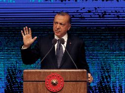 Erdogan pronuncia un discurso durante un congreso de su partido en Ankara. AP/B. Ozbilici