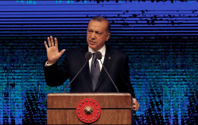 Erdogan pronuncia un discurso durante un congreso de su partido en Ankara. AP/B. Ozbilici