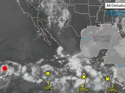 A las 10:00 horas locales, el meteoro se ubicaba a dos mil 570 kilómetros al oeste-suroeste de Cabo San Lucas, en el noroccidental estado de Baja California Sur. TWITTER / @NHC_Pacific