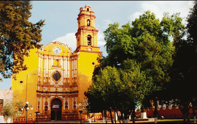 Al peregrinar por sus iglesias, que conservan su arquitectura colonial, los barrios de esta localidad transportan a los paseantes a la época virreinal. NTX