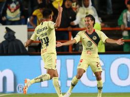 Diego Lainez (derecha) y Joe Corona (izquierda) celebran luego de la anotación del segundo gol. EFE / D. Martinez