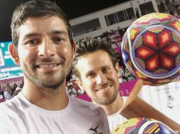 Marcelo Arévalo (izq.) y Miguel Reyes-Varela aprovecharon momentos clave para hacerse del duelo y el título de dobles en el Abierto de Los Cabos. TWITTER/@abiertoloscabos