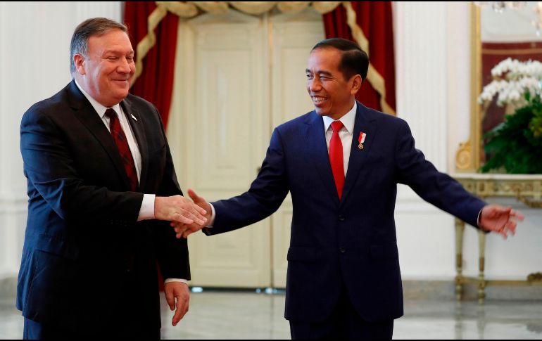 Mike Pompeo y Joko Widodo se mostraron cordiales durante el encuentro. AFP/P. Beawiharta
