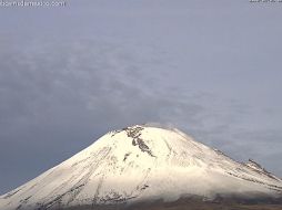 Piden a la gente no acercarse al coloso y sobre todo al cráter, por el peligro que implica la caída de fragmentos balísticos. TWITTER / @Popocatepetl_MX