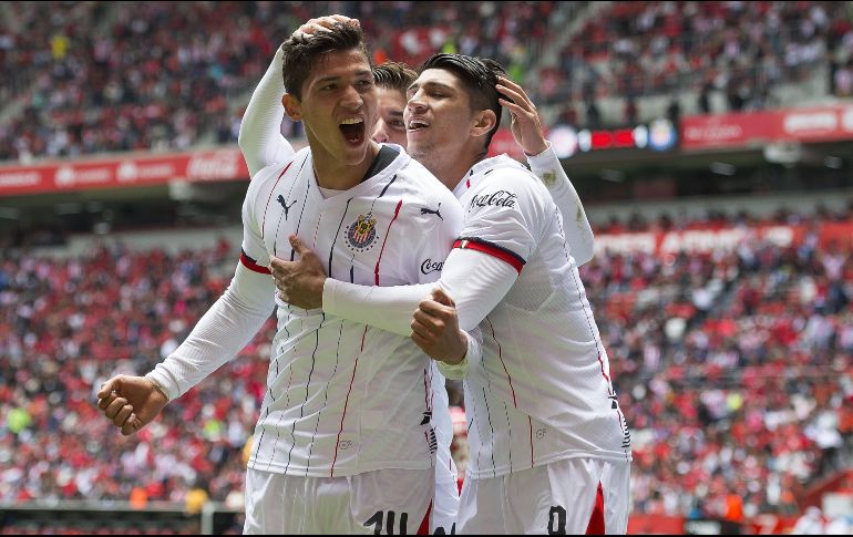 Zaldívar anotó los dos goles de Chivas ante Toluca. Mexsport / O. Aguilar