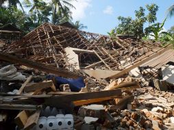 Vista general de los daños ocasionados por el terremoto. AP/S. Hutomo