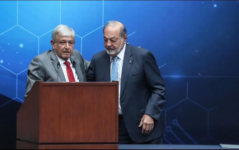 Durante un encuentro con ingenieros, López Obrador reconoció la trayectoria de Carlos Slim. SUN / G. Espinosa