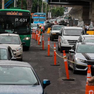 Cierres en Ávila Camacho sorprenden a automovilistas