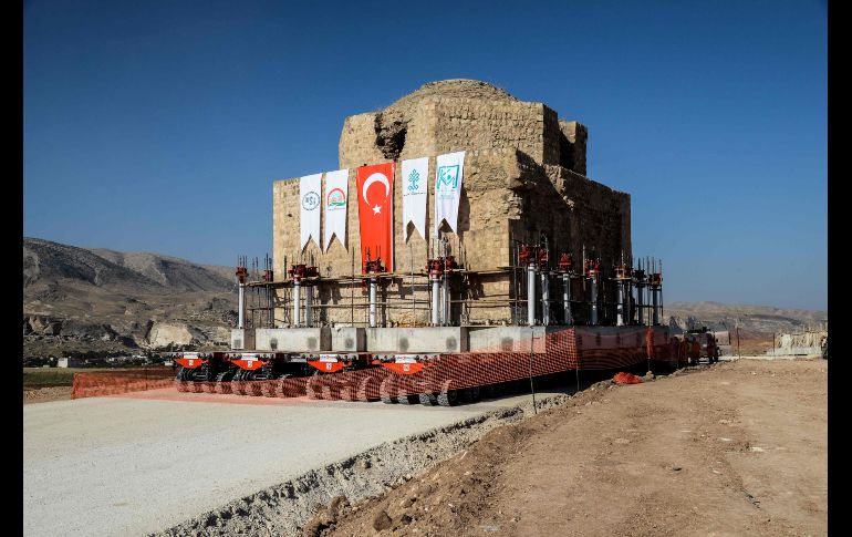 Autoridades turcas realizaron la delicada labor de trasladar un edificio de cientos de años de antigüedad en Hasankey.