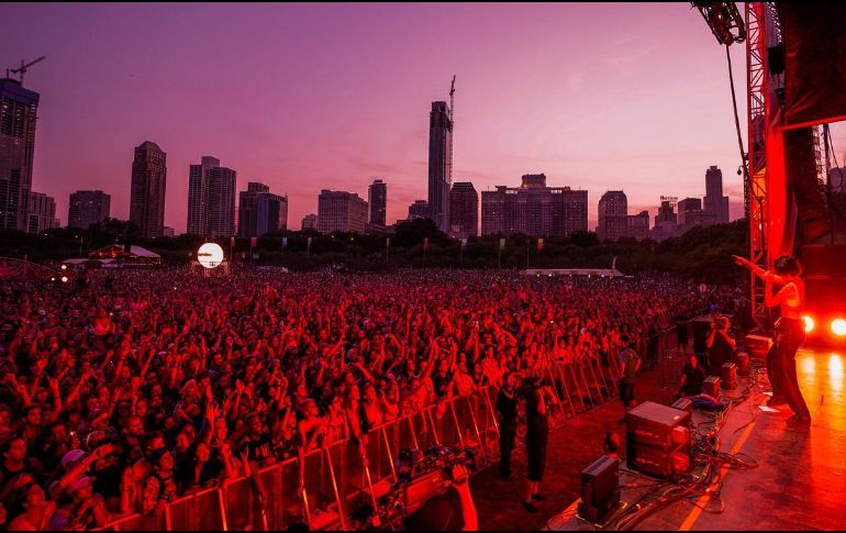 El festival convocó a cientos de miles de personas al Grant Park en el Centro de Chicago. TWITTER/ @DUALIPA
