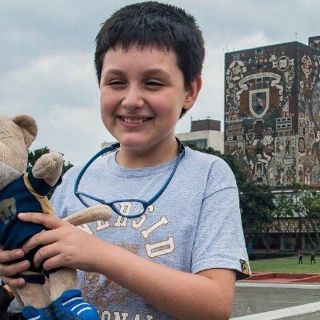 Primer día de clases de niño genio en la UNAM