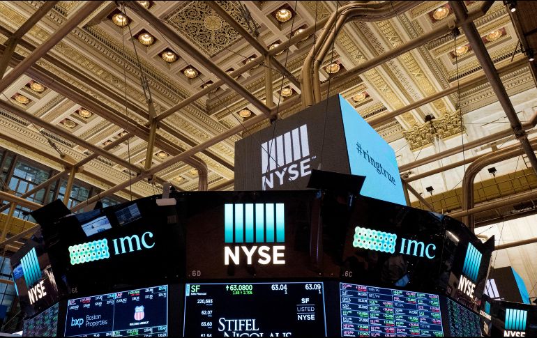 El NYSE Composite sube 56.75 puntos, colocándose en 13 mil 021.02 unidades. AP / M. Lennihan