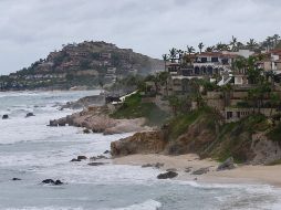 El acuerdo de suspensión tiene el objetivo de prevenir cualquier eventualidad ante las lluvias que está generando el fenómeno meteorológico. EFE / J. Reyes