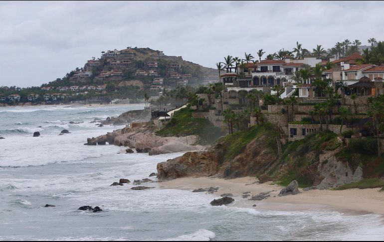 El acuerdo de suspensión tiene el objetivo de prevenir cualquier eventualidad ante las lluvias que está generando el fenómeno meteorológico. EFE / J. Reyes