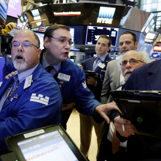 Wall Street cierra mixto
