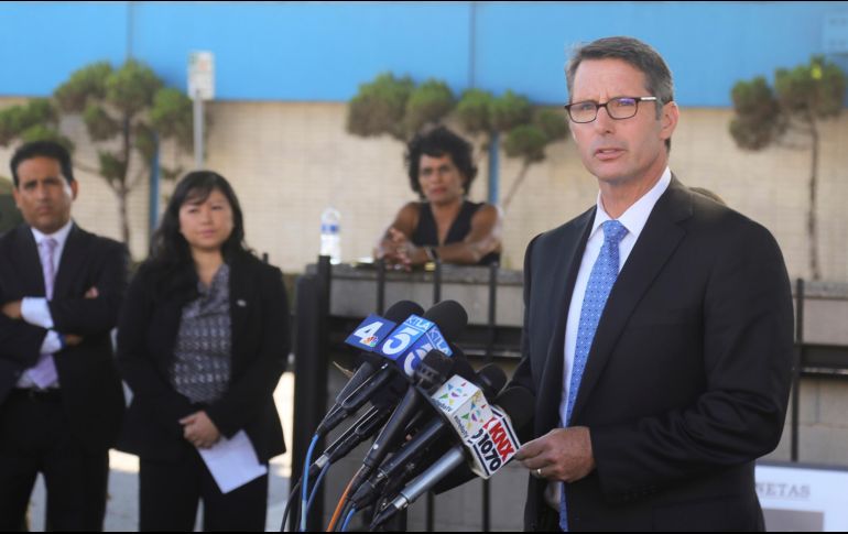Paul Delacourt, director asistente a cargo de la oficina del FBI en Los Ángeles, durante la rueda de prensa en que se dieron a conocer las detenciones. AP / M. Balsamo