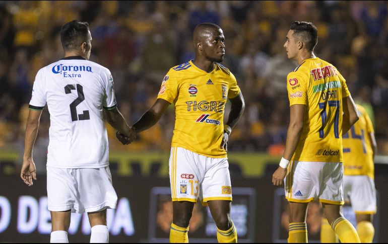 El partido comenzó a un ritmo lento, con pocas llegadas de peligro a ambas cabañas. MEXSPORT / J. Martínez