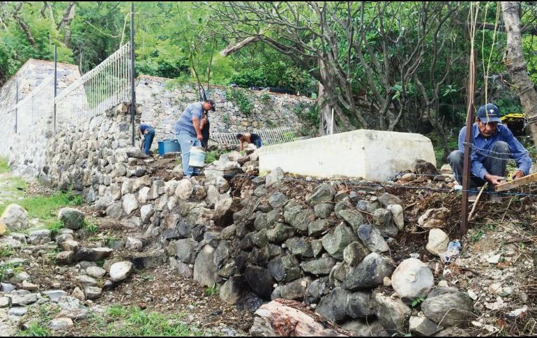 Finca. Las obras actuales en los muros colapsados en el recinto donde se encuentra el jardín intervenido por Barragán. ESPECIAL