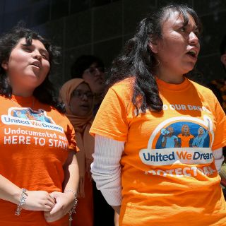 Amplían plazo para presentar argumentos sobre DACA