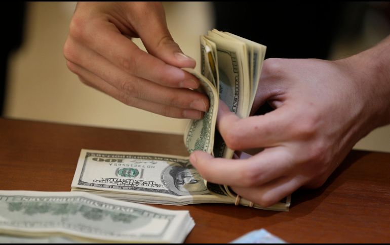 Los mensajes de la nueva administración por continuar con la tendencia a la baja de la deuda pública han sido bien recibidos por los mercados. AP/Archivo