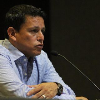 Técnico Salvador Reyes prepara a Santos para duelo ante Chivas