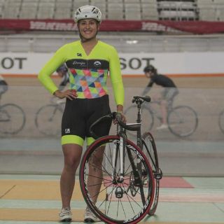 Tapatía Jessica Salazar, número uno del ranking mundial de ciclismo