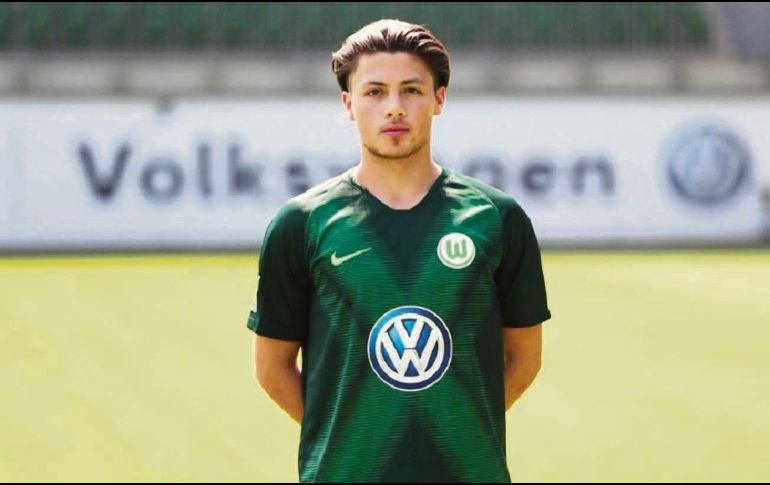 Adrián es descrito por la Bundesliga como un futbolista rápido que domina tres posiciones en el campo de juego. TWITTER/@VfLWolfsburg_ES