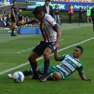 Chivas perdona y pierde ante Santos