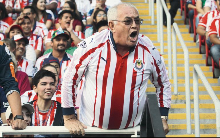 Reclamo. La desesperación por no ver ganar a su equipo en casa invade las tribunas del Estadio Akron. EL INFORMADOR/G. Gallo